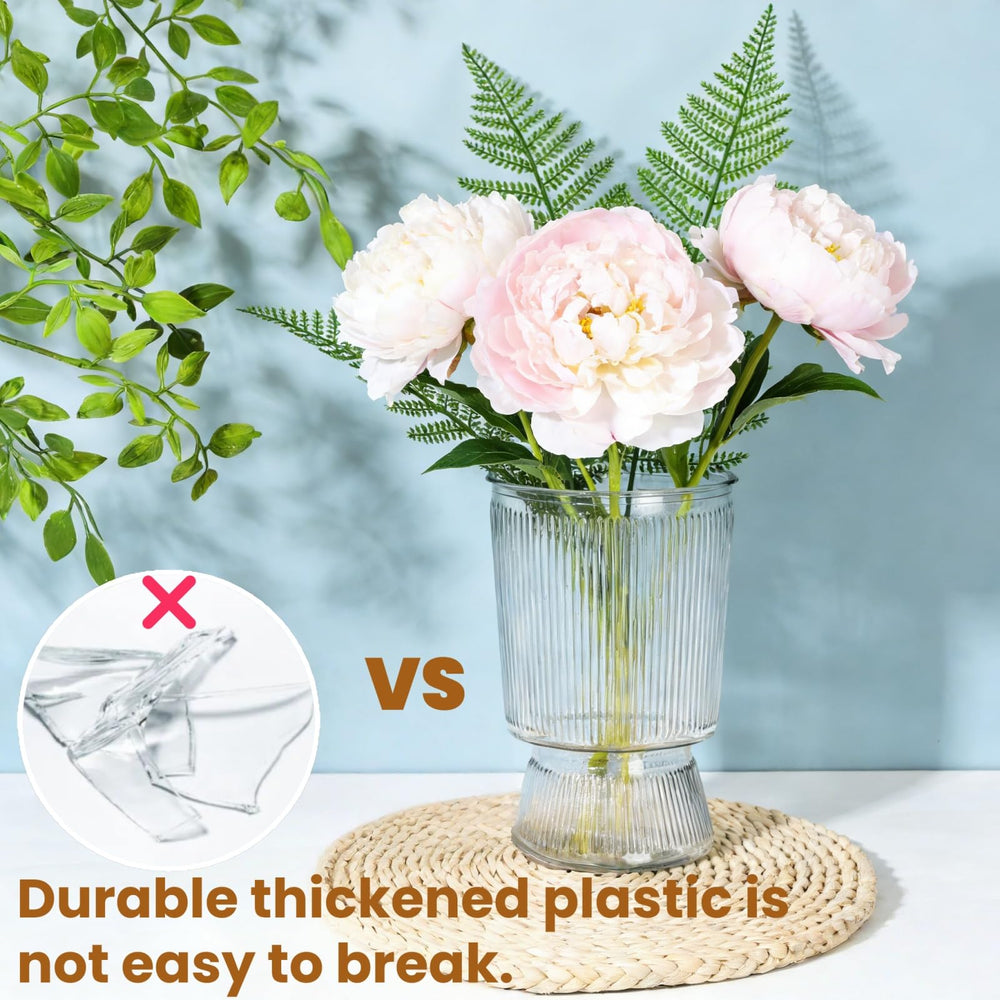 Tlence vase à côté d'un objet pour comparaison de taille et proportion