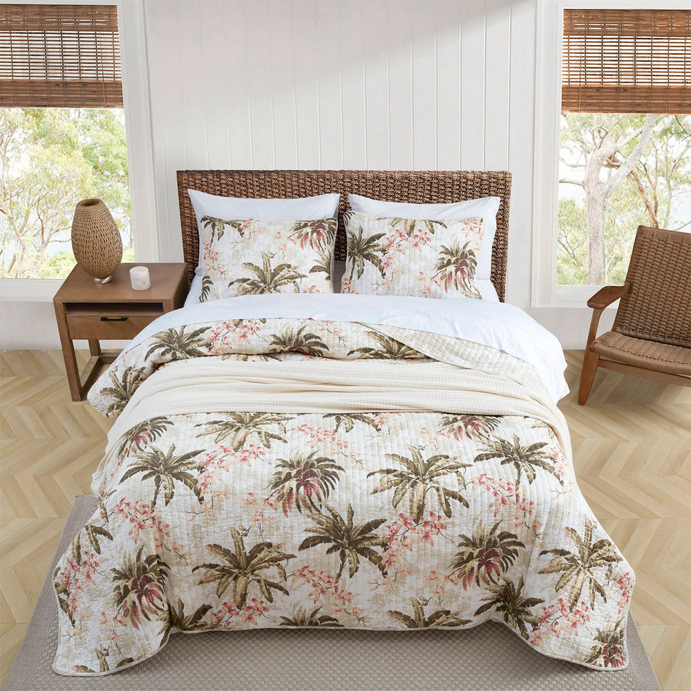 Tommy Bahama coin de lit stylisé, rendu soigné et fini propre