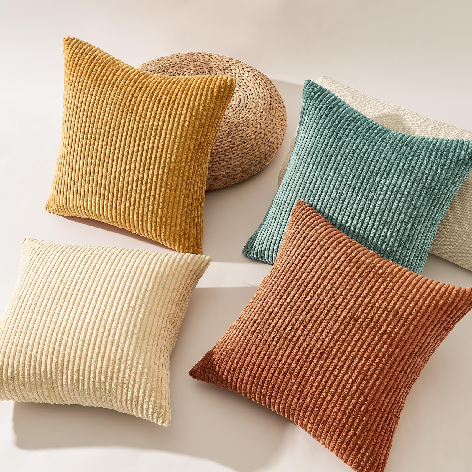 Topfinel housse posée sur coussin de lit apportant confort visuel et douceur