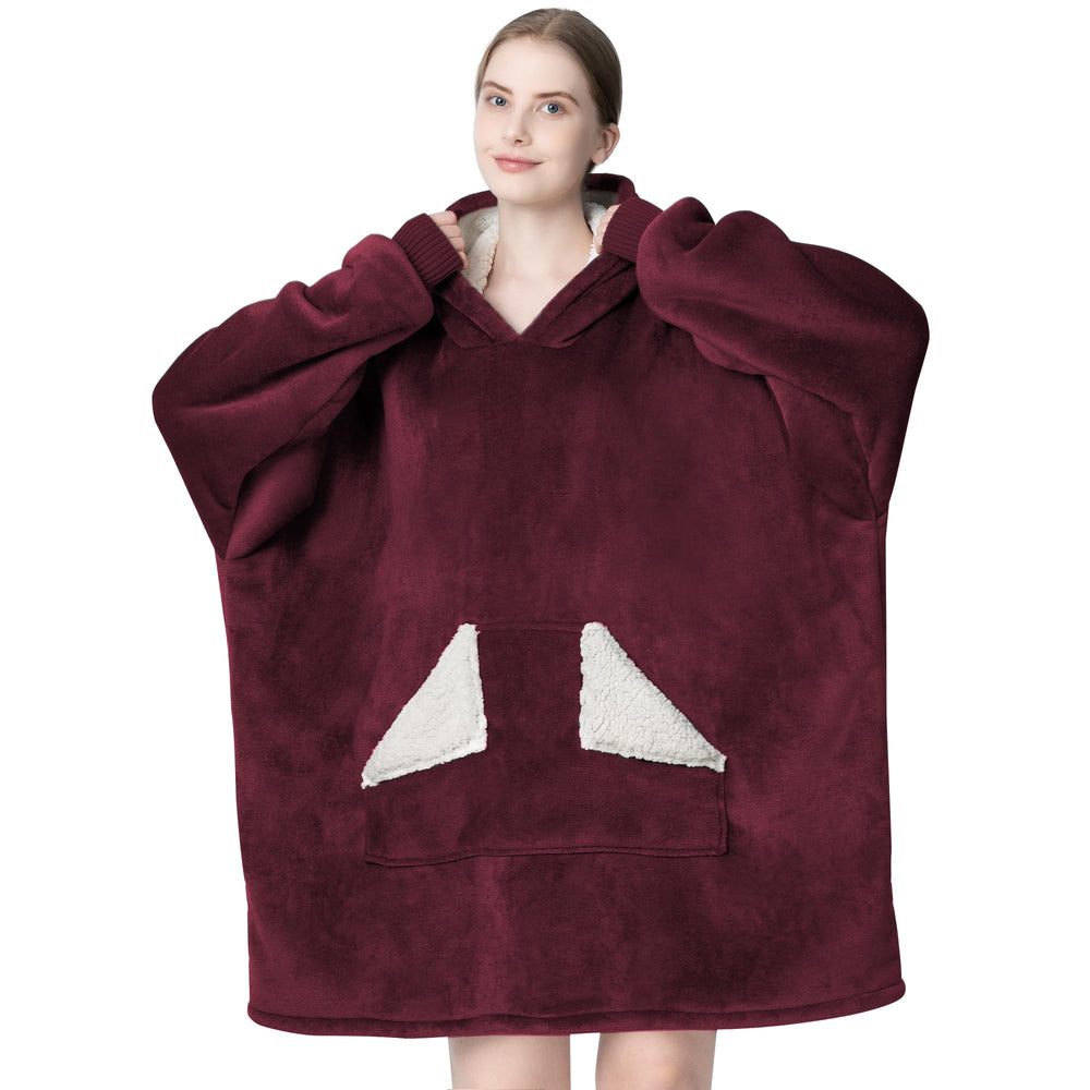 Touchat hoodie face pliée montrant coupe oversize et confort