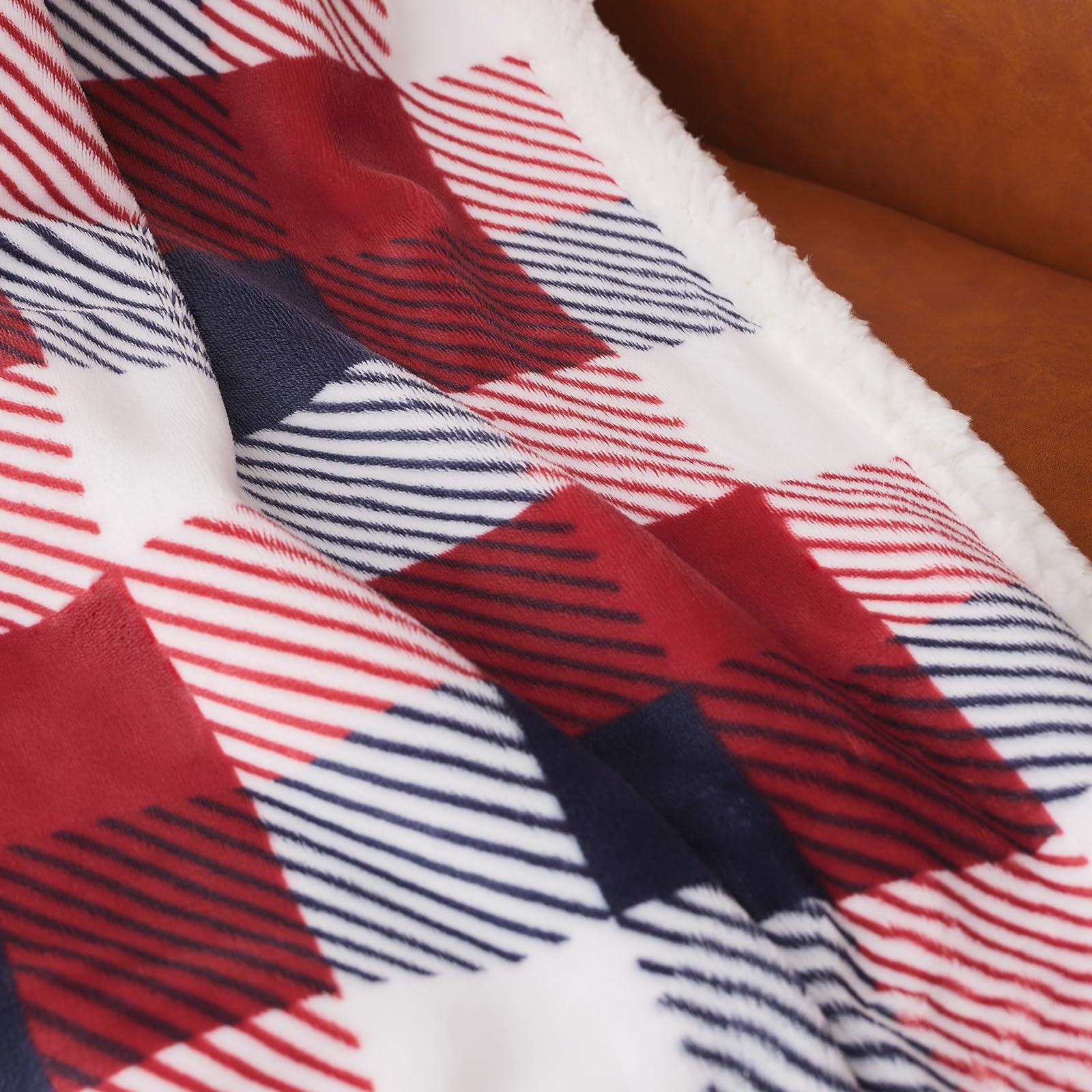 Touchat plaid en décor de Noël créant ambiance chaleureuse et cosy