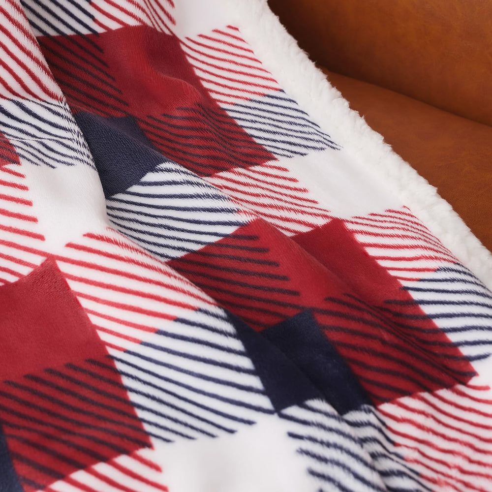 Touchat plaid en décor de Noël créant ambiance chaleureuse et cosy