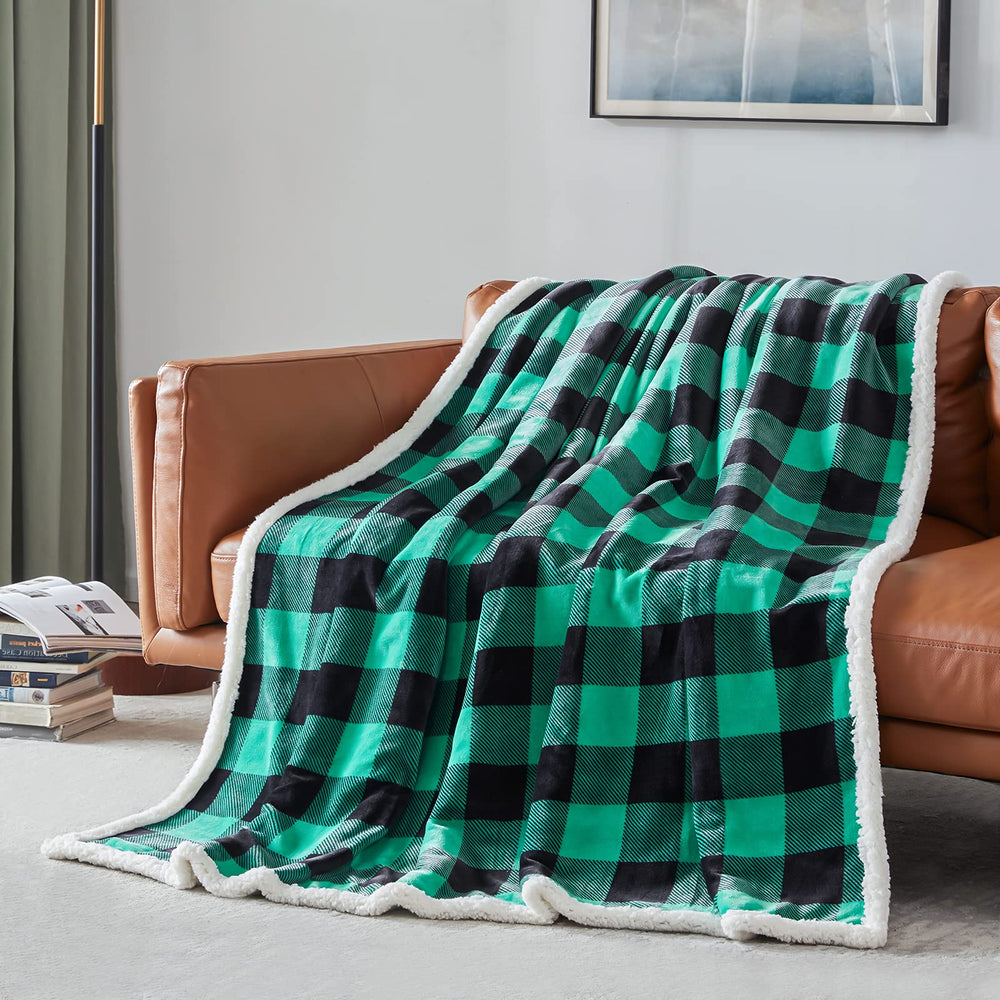 Touchat gros plan sherpa moelleux offrant chaleur et douceur tactile