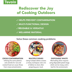 Tovolo bac mariner en usage montrant immersion uniforme des steaks pour une marinade efficace