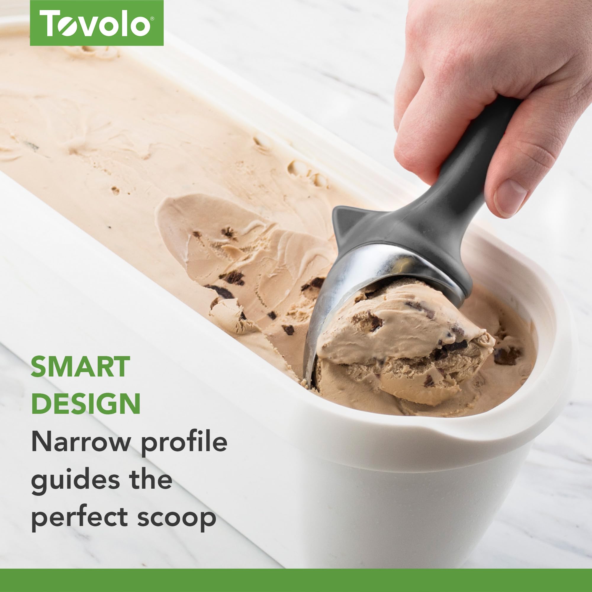 Tovolo contenant en usage facilitant le service des portions