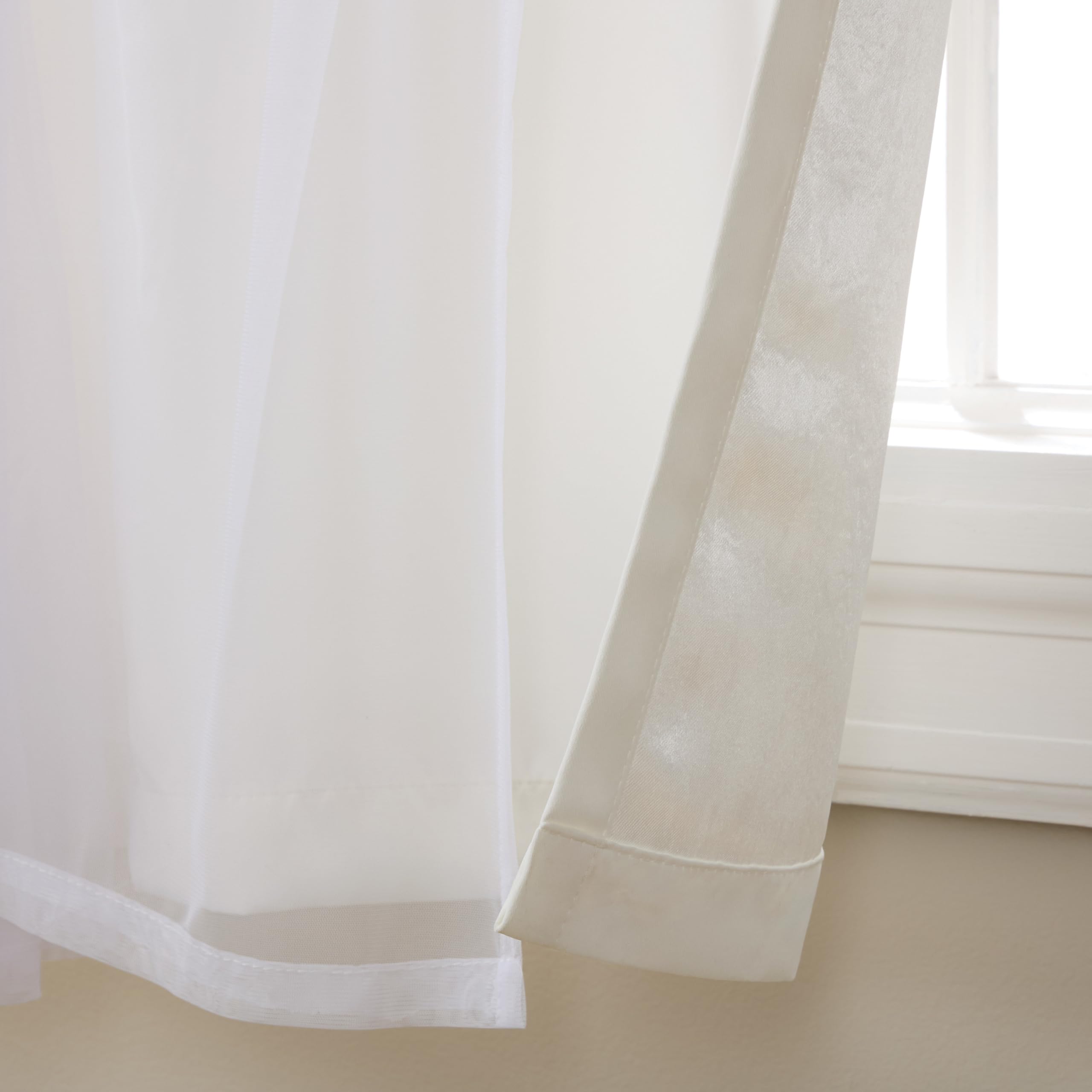 TOWN & COUNTRY LUXE Talia gros plan sur les huit œillets mat argent facilitant l'installation