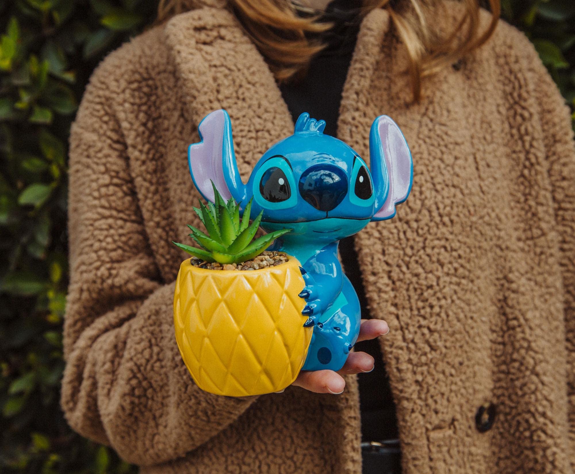 Toynk Disney Lilo & Stitch mis en scène sur un bureau pour touche décorative