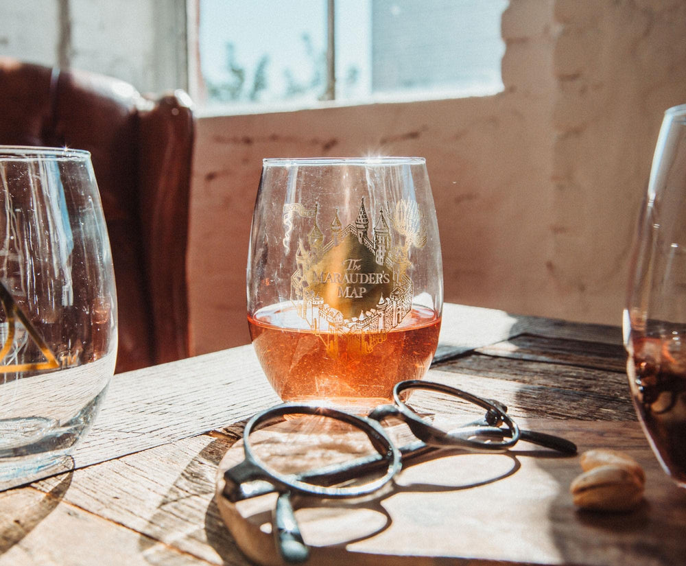 Toynk détail du verre épais et base sans pied, robustesse et stabilité