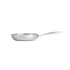 Tramontina gros plan surface inox illustrant diffusion de chaleur uniforme