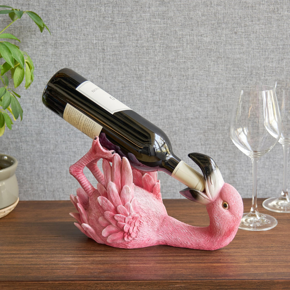True Flirty Flamingo comparaison d'échelle avec bouteille illustre dimensions