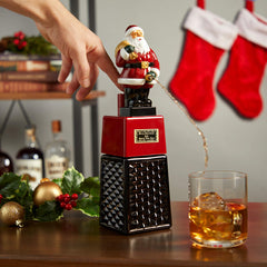 True Santa présenté à côté d'une bouteille pour comparer la taille