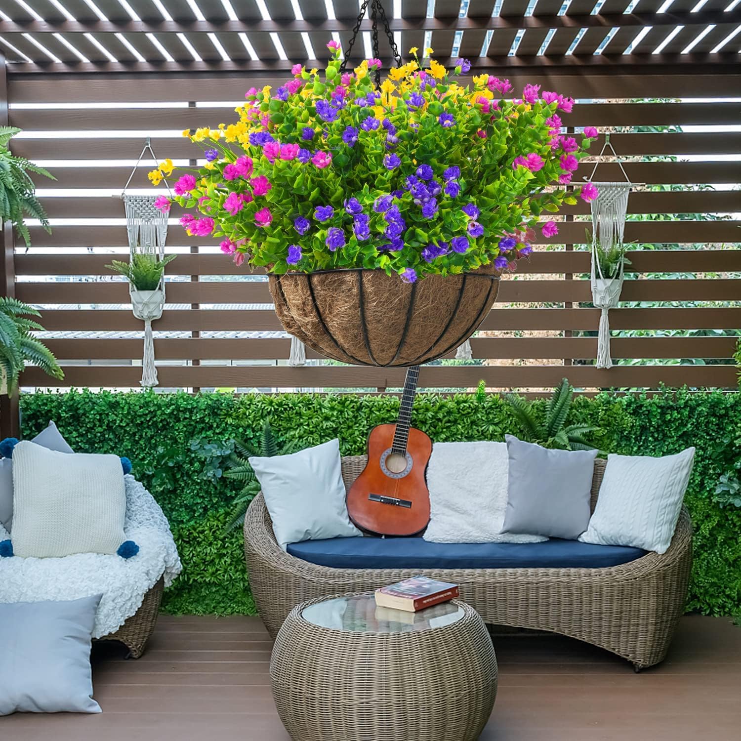 trytuny dans une jardinière de balcon ajoutant une touche durable et lumineuse