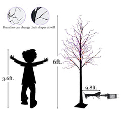 TW SHINE arbre installé dans jardin créant atmosphère Halloween visible de loin