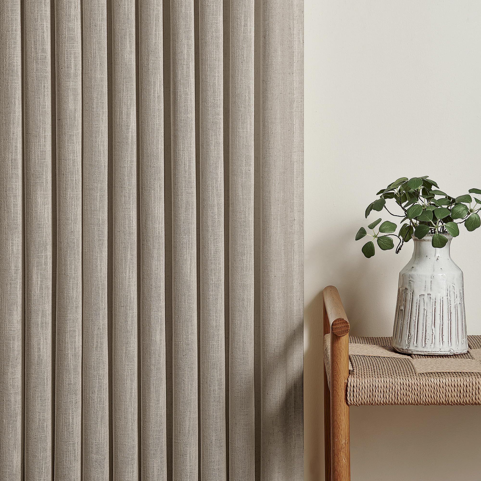 TWODRAPES rideaux en contexte chambre burlywood birch créant décor cosy