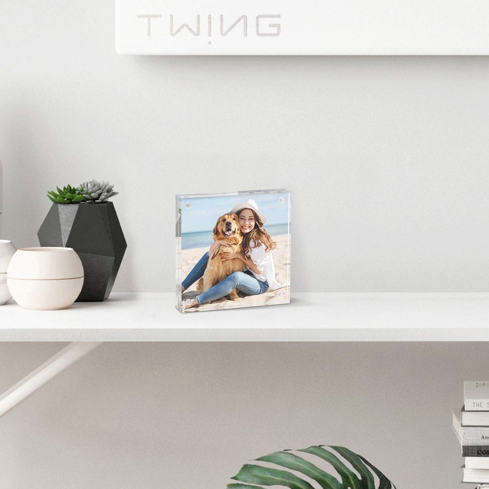 TWING en usage bureau décore espace et protège souvenirs