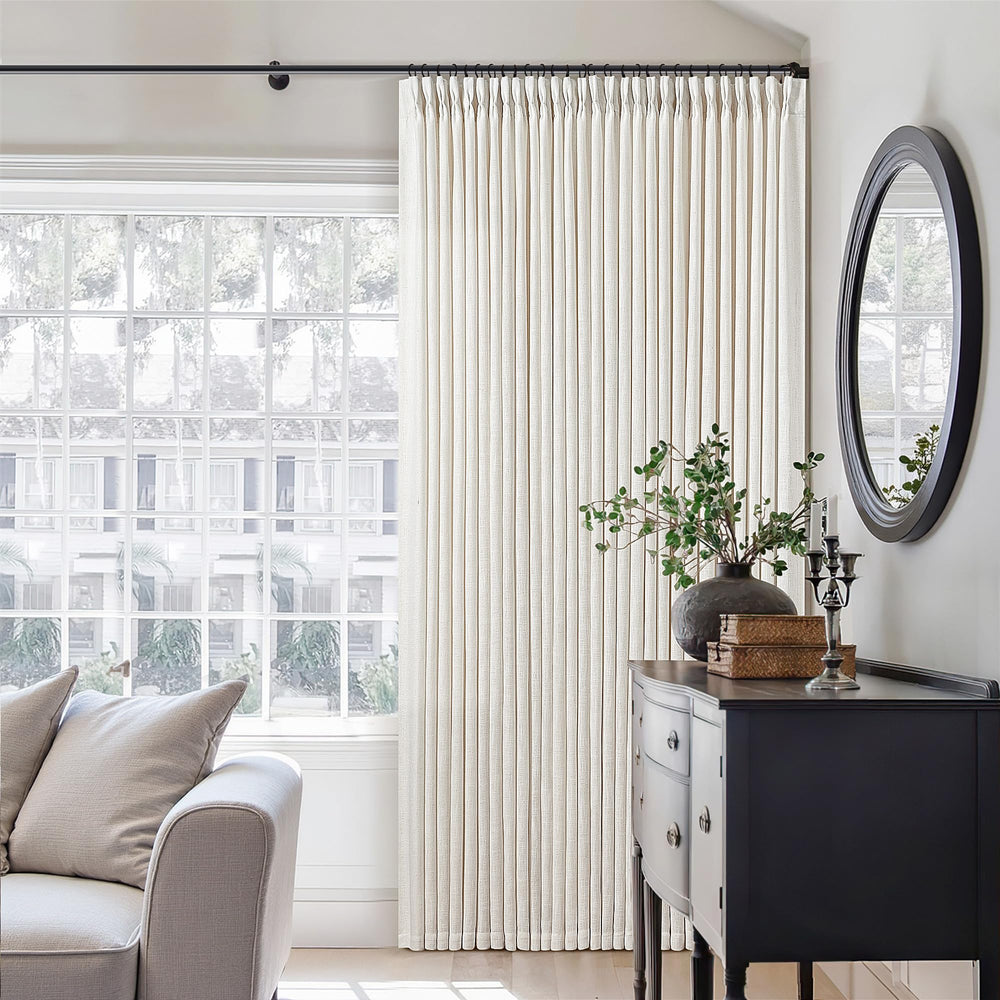 TWODRAPES comparaison taille montrant 105 pouces pour fenêtres hautes