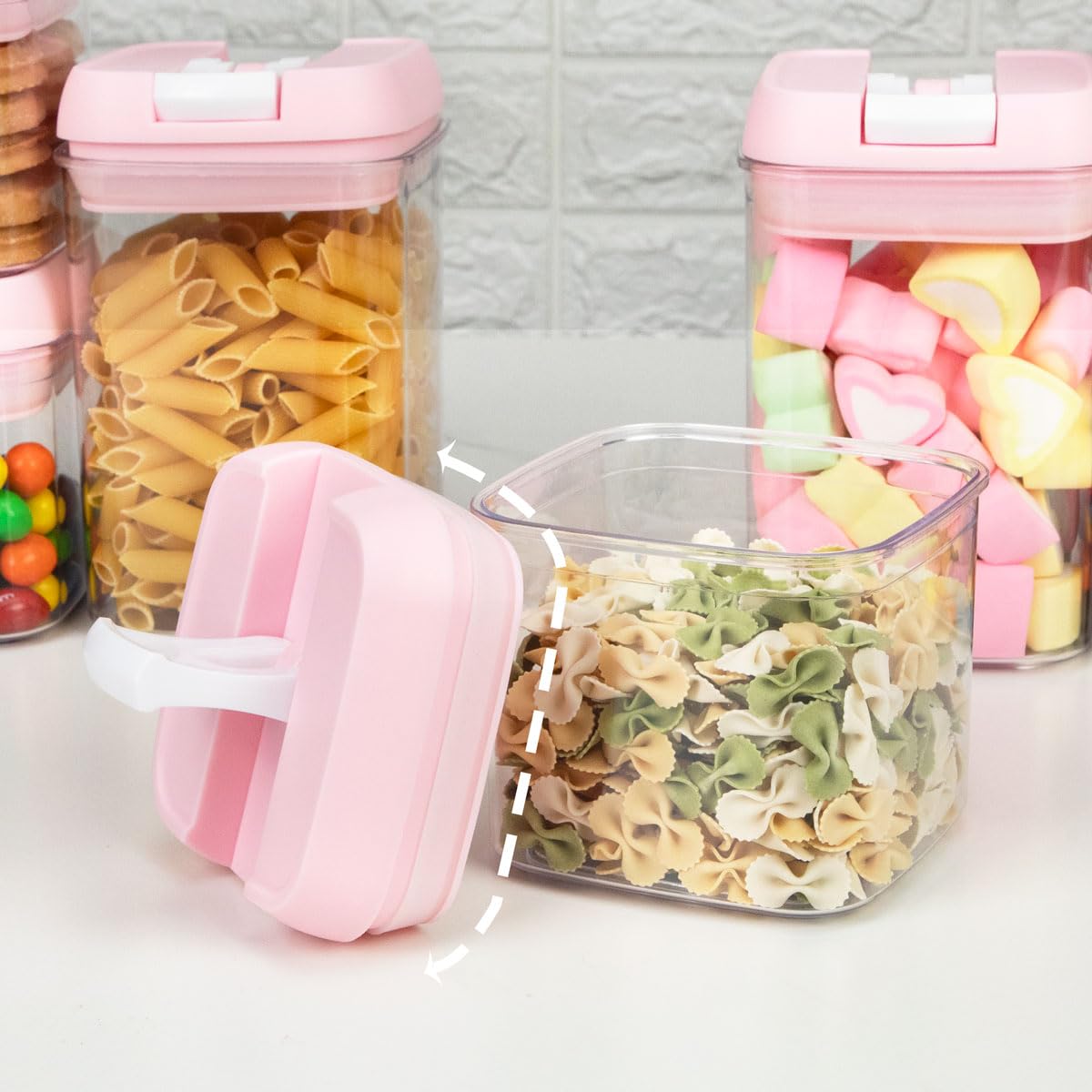 U-QE mise en scène petit-déjeuner présentant boîtes pratiques et stylées