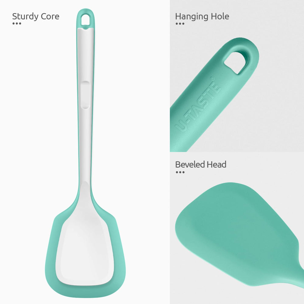 U-Taste spatule posée à côté d'une règle pour montrer les 13,6 pouces de longueur