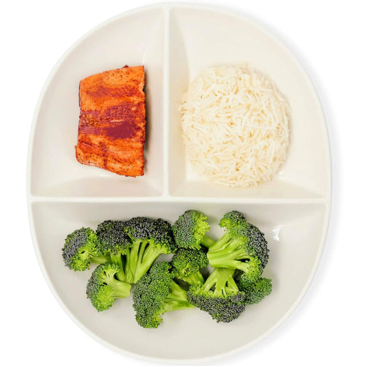 Uba assiette blanche compartimentée vue de face montrant les sections pour portions équilibrées