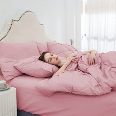 Ubauba gros plan pintuck tissu mettant en valeur élégance et texture