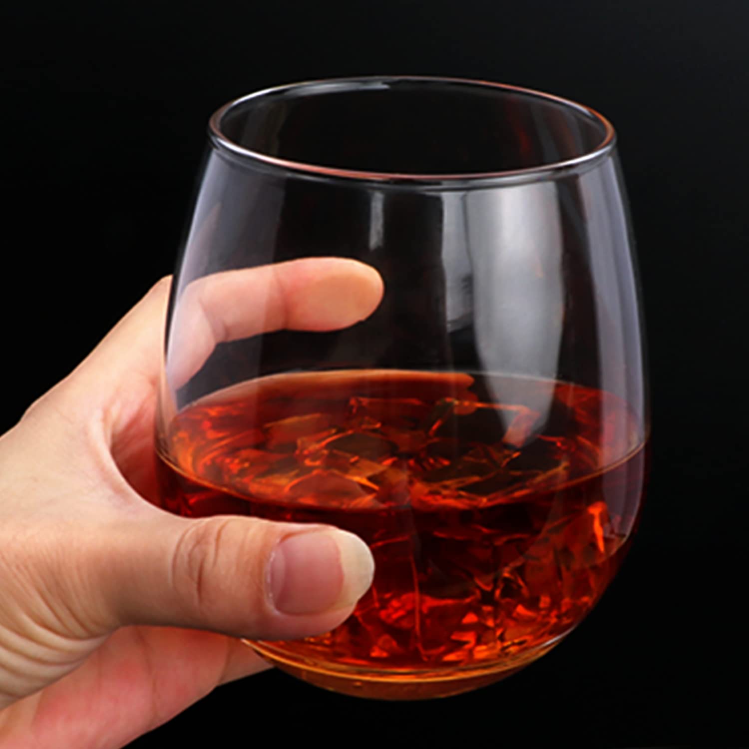 Ufrount verres disposés sur table montrant usage décoratif lors d’un repas