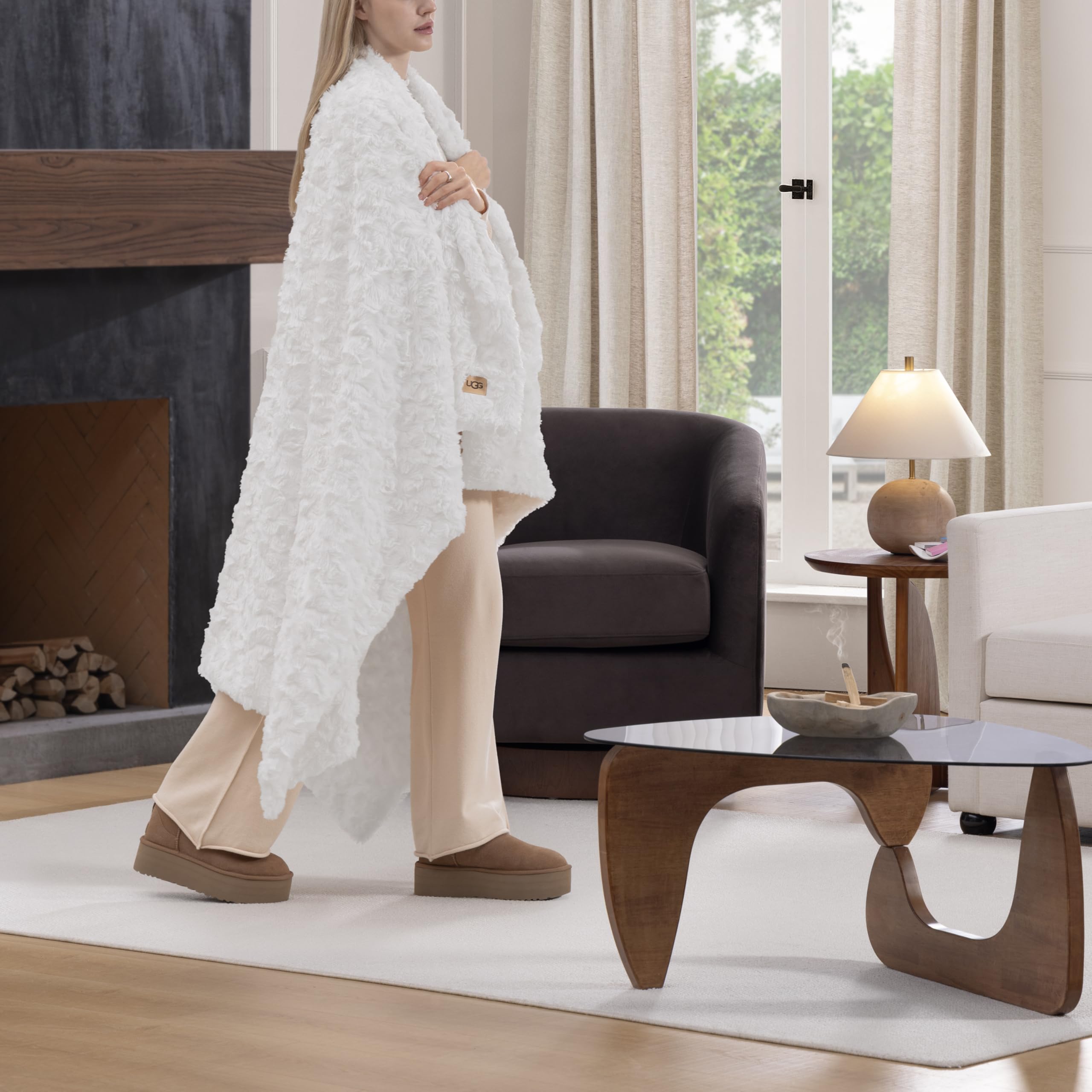 UGG Adalee gros plan sur la texture ondulée offrant relief décoratif et confort