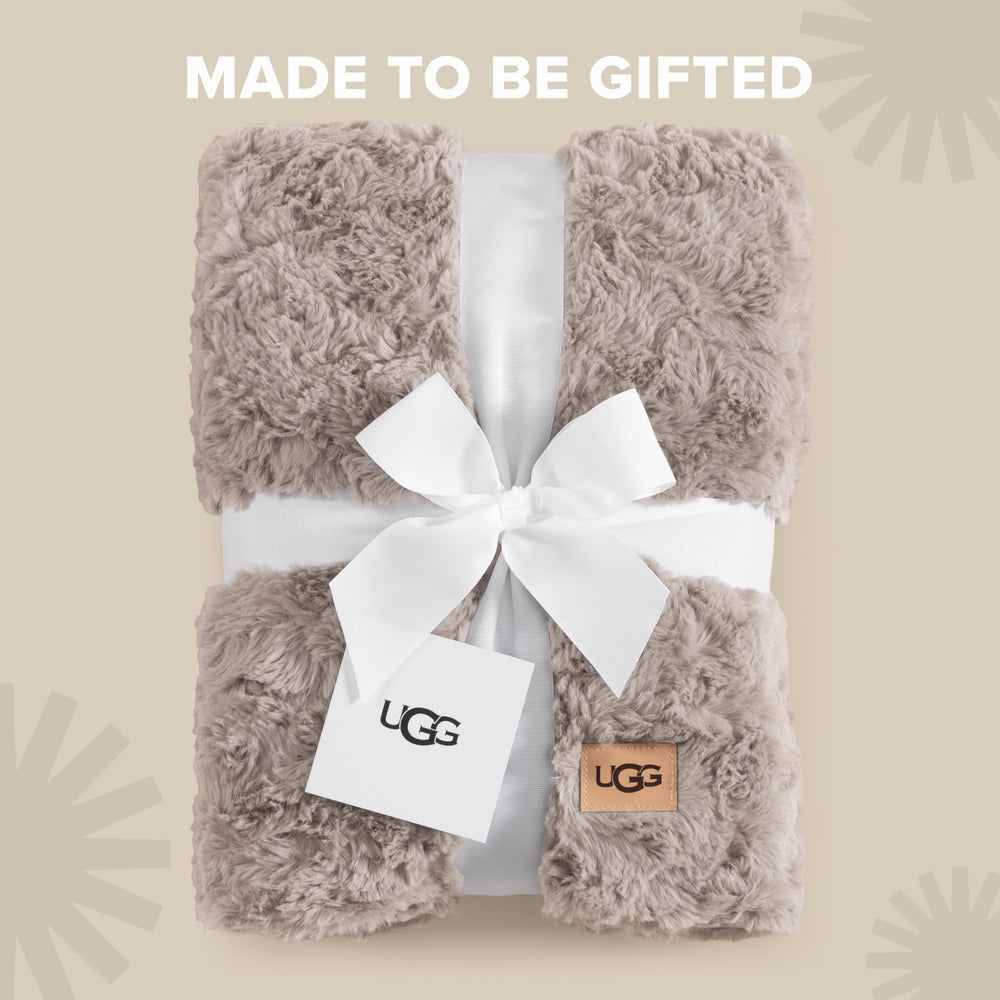 UGG Adalee détail des bords et finitions garantissant tenue
