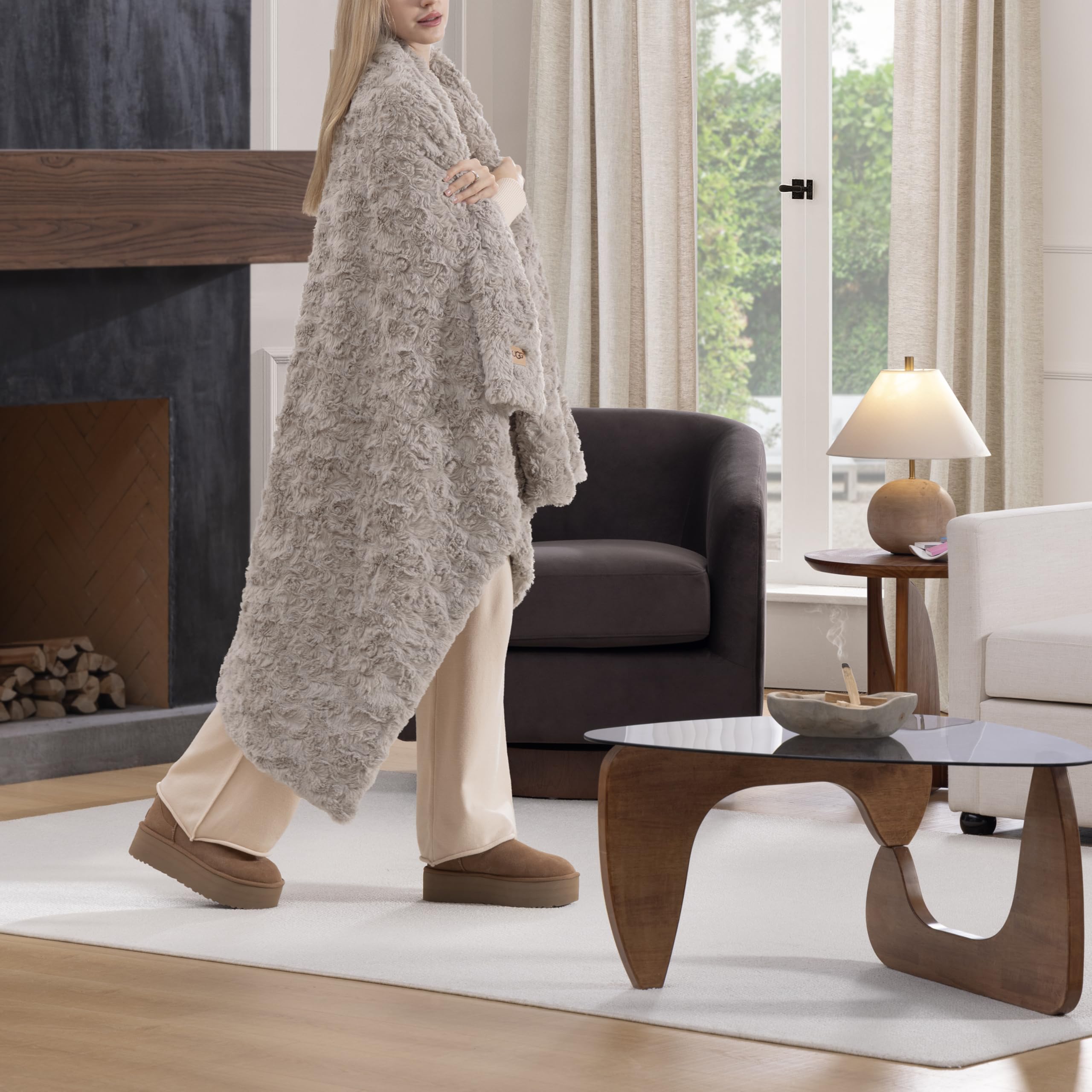 UGG Adalee gros plan sur texture sculptée pour toucher luxueux