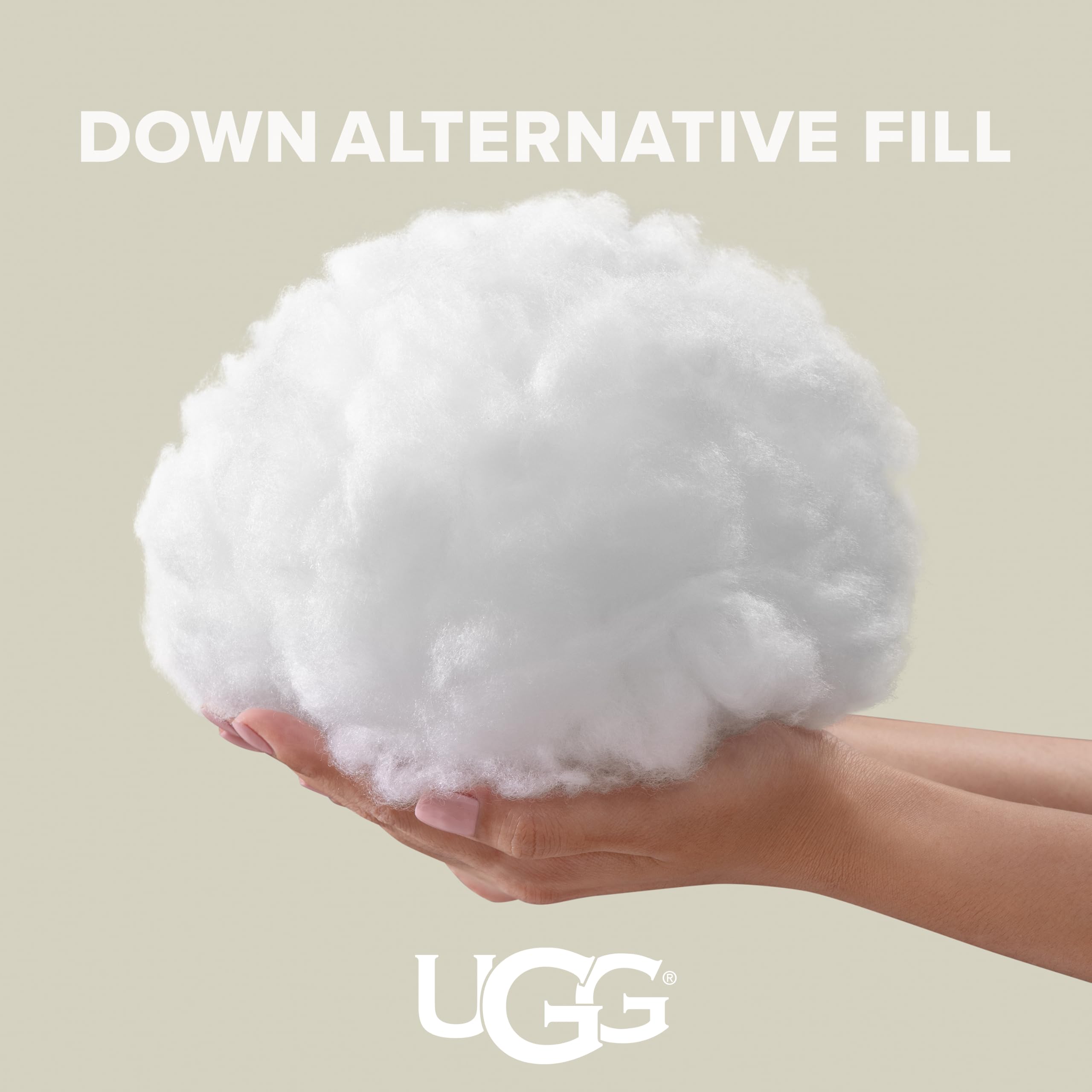 UGG insert posé sur lit illustrant soutien moelleux d'hôtel