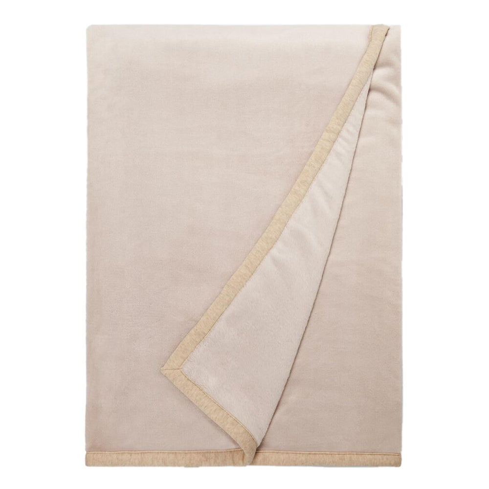 Couverture UGG Duffield Throw II face avant montrant couleur oatmeal et logo, apporte confort visuel