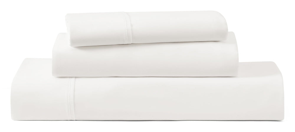 UGG Hedi ensemble devant montrant finition soyeuse et couleur blanche