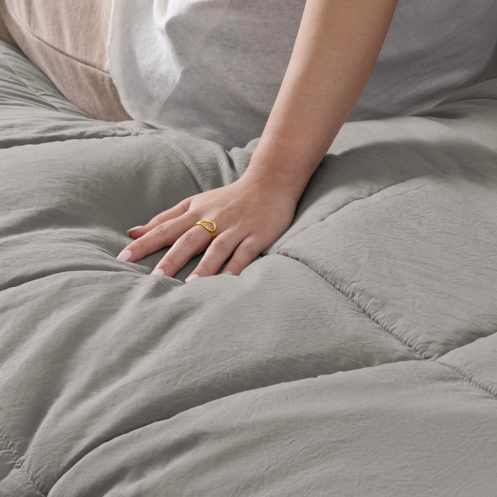 UGG Leonora mise en scène chambre d'amis montrant élégance fonctionnelle