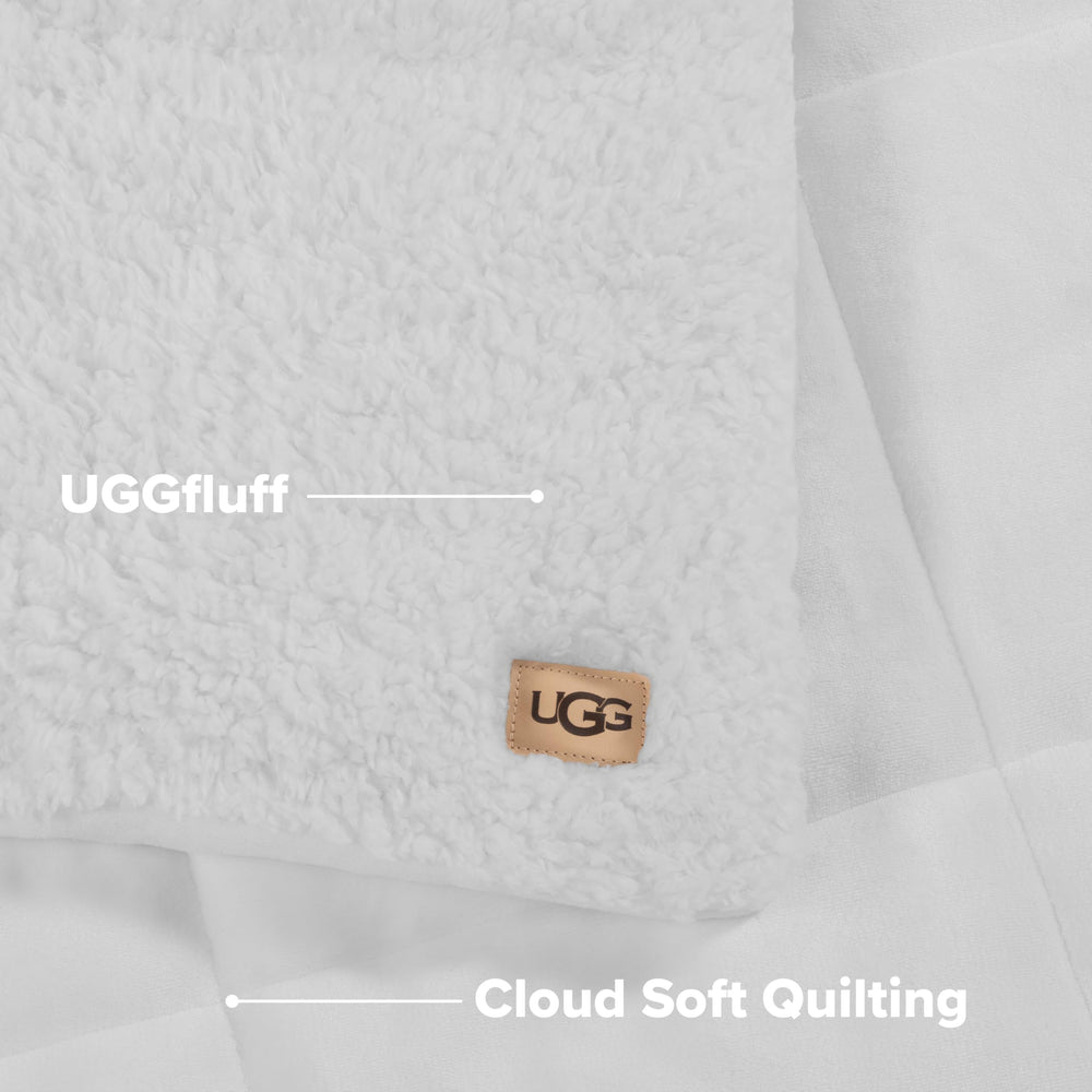Personne utilisant UGG Nita pour une sieste, confort immédiat