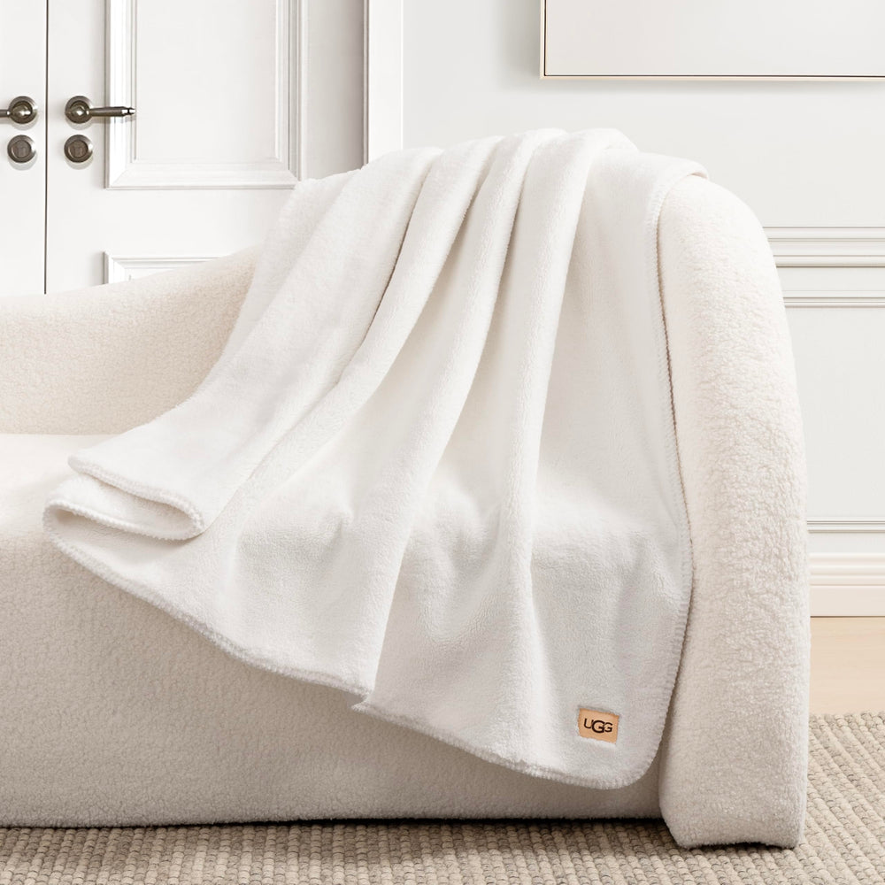 UGG Whitecap étiquette OEKO-TEX visible indiquant sécurité et hypoallergénicité