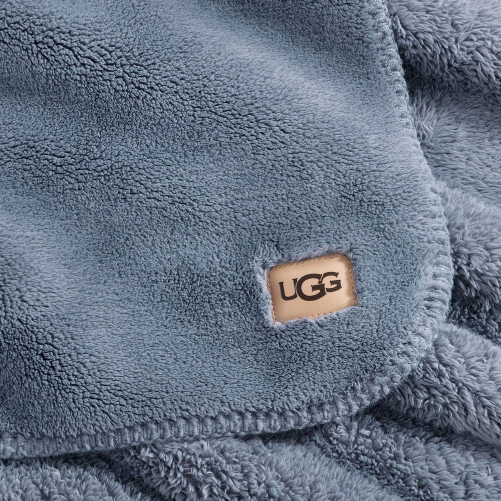 UGG Whitecap dans salon moderne montrant intégration déco facile