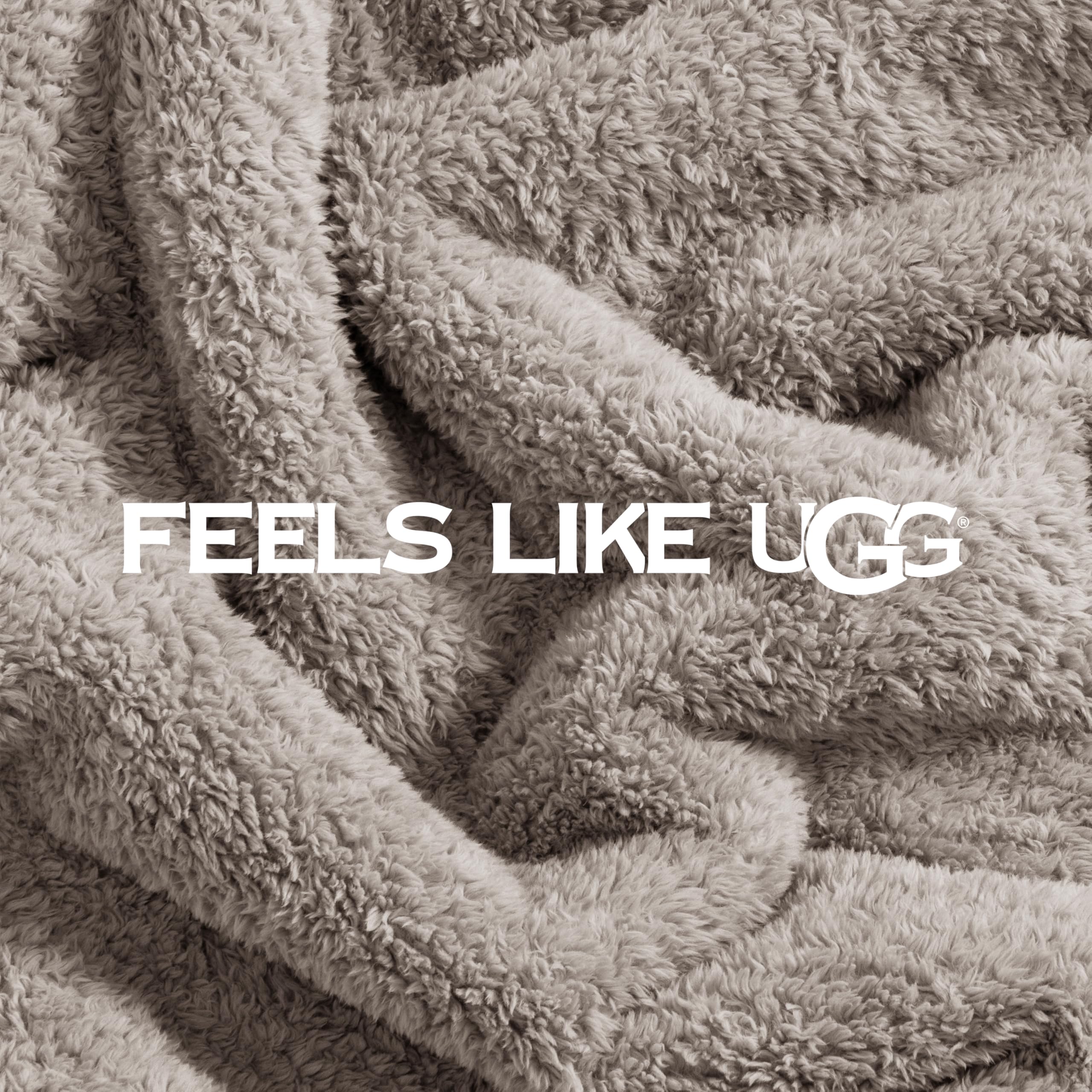 UGG pliage montrant tombé et drapé facile pour superposition décorative