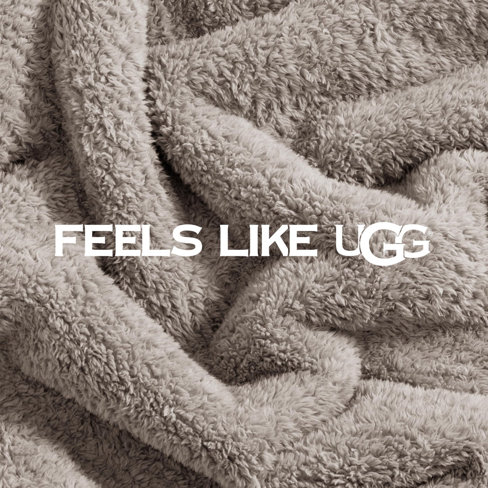 UGG pliage montrant tombé et drapé facile pour superposition décorative