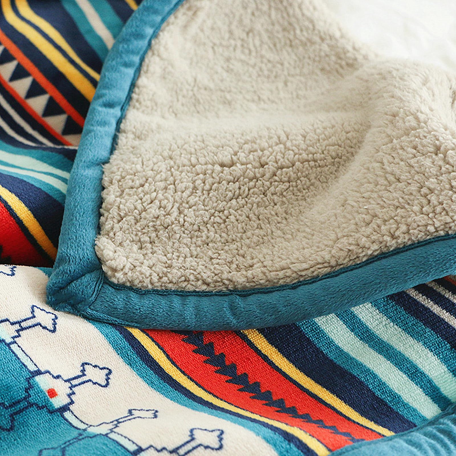 UKELER comparaison taille avec coussin montrant dimensions pratiques