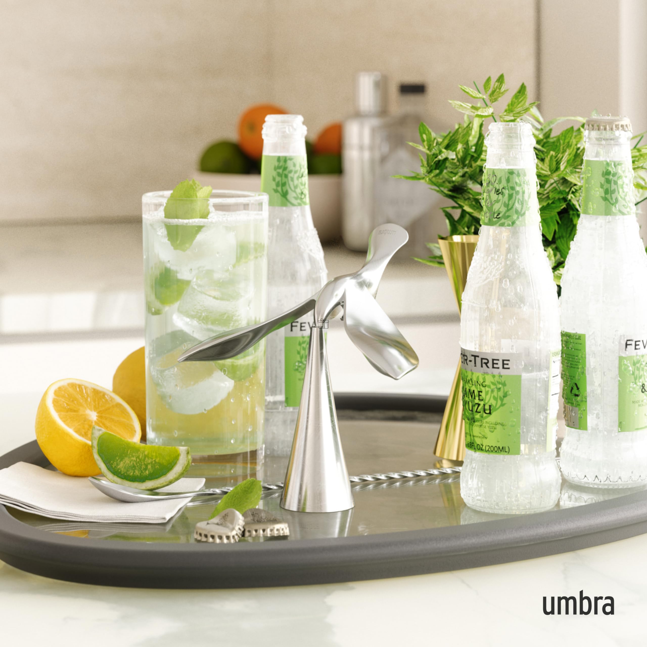 Umbra Tipsy gros plan finition chrome brillante pour durabilité esthétique