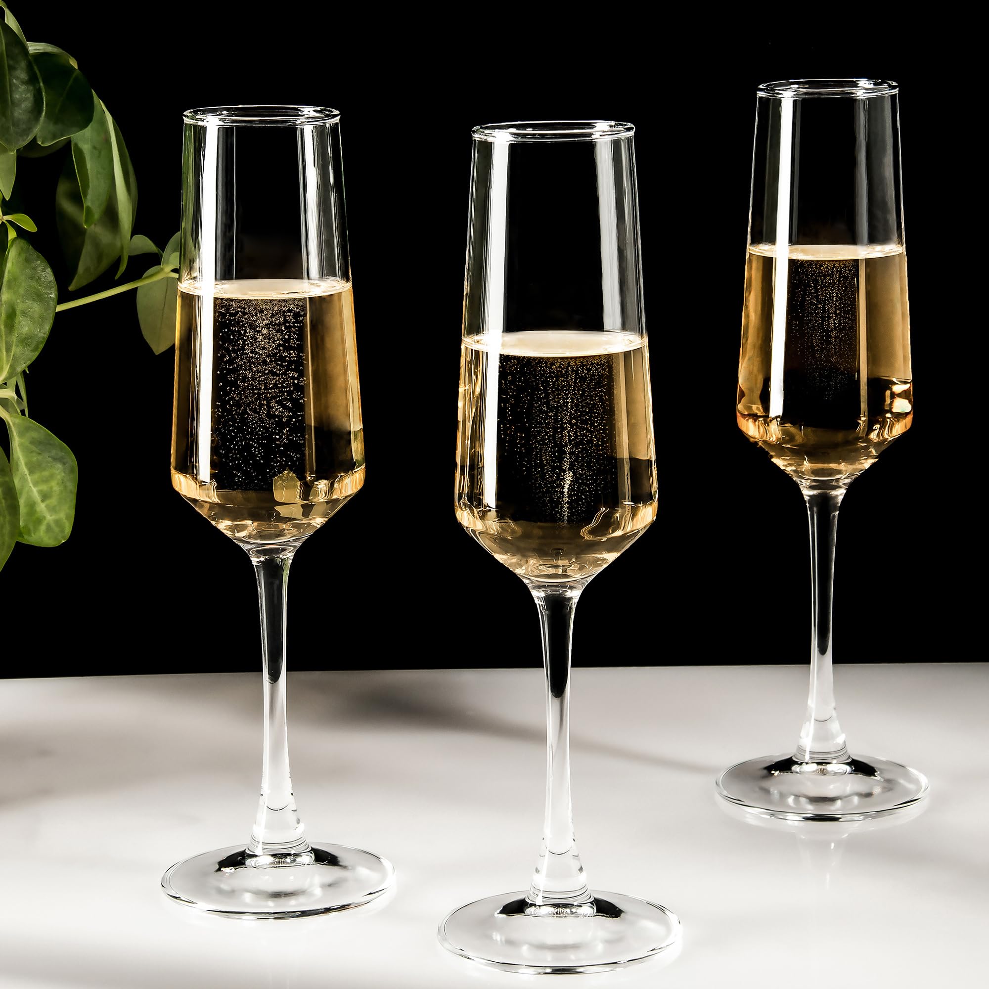UMEIED verres sur table de fête mettant en valeur l’ambiance raffinée