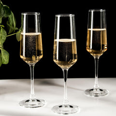 UMEIED verres sur table de fête mettant en valeur l’ambiance raffinée