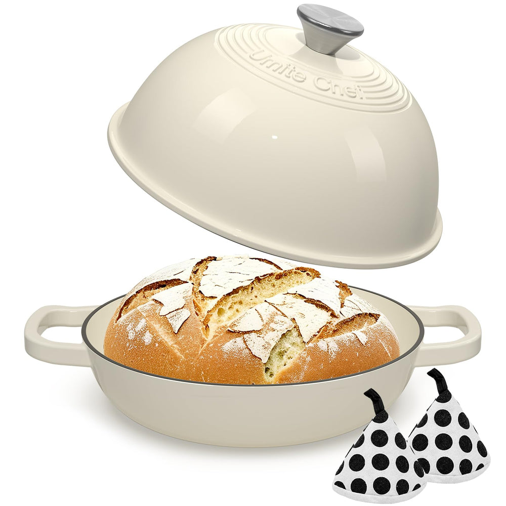 Umite Chef miche de pain sortie chaude de la cocotte, illustrant une croûte dorée et une mie aérée