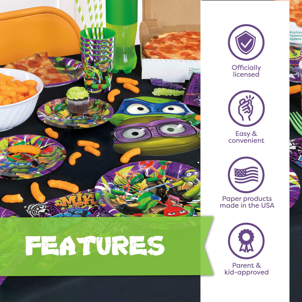 Bannière Unique TMNT installée au mur, crée un point photo attractif pour fêtes