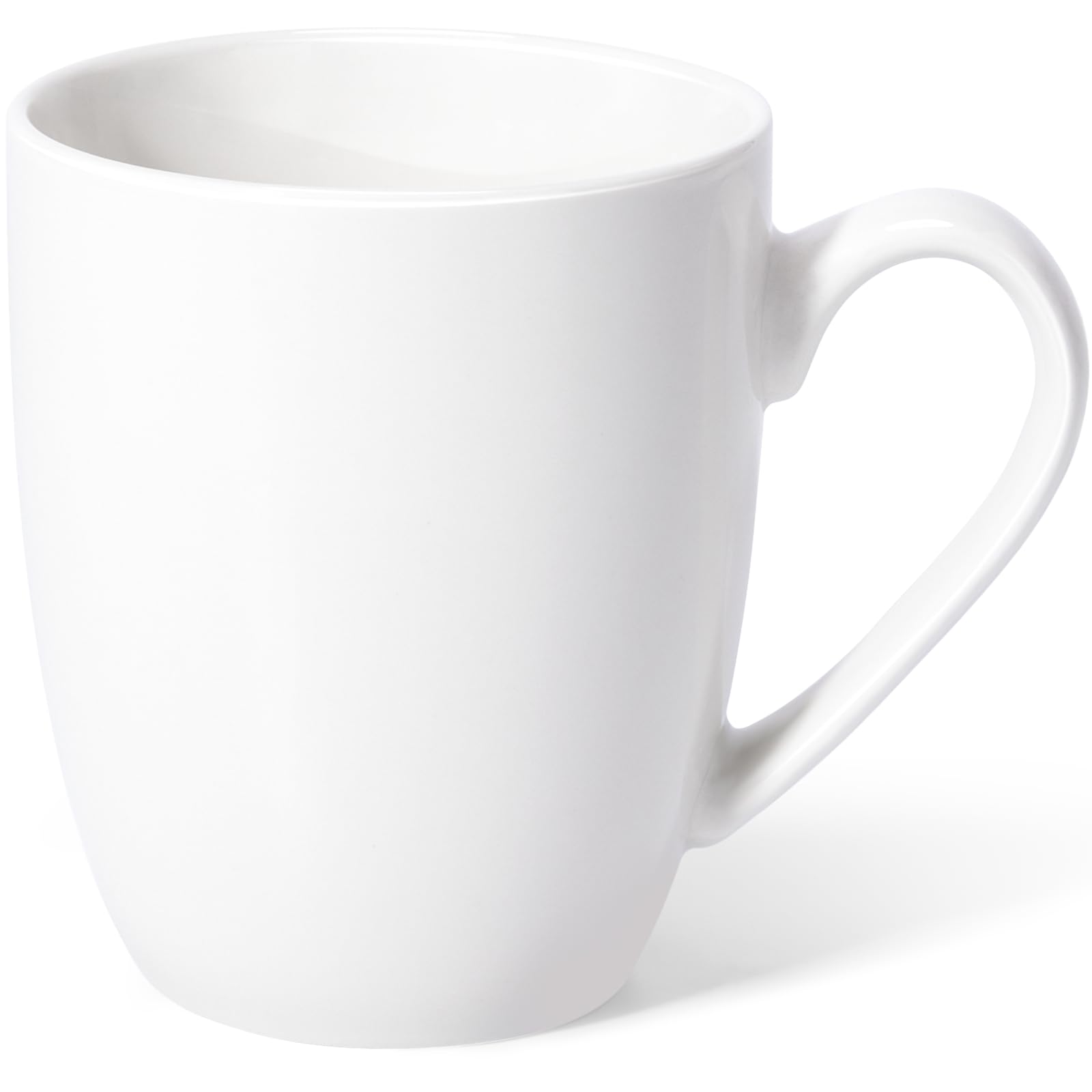 Urbanstrive tasse tenue en main, comparaison d'échelle et confort d'usage