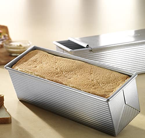 USA Pan comparaison taille main pour visualiser dimensions du moule