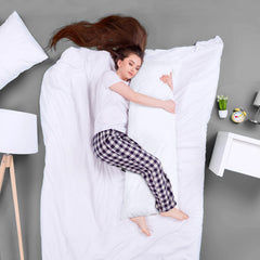 Utopia Bedding coupe du garnissage polyester montrant rebond et soutien