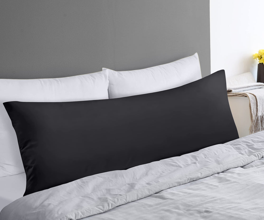 Utopia Bedding coussin long posé sur lit pour soutien latéral