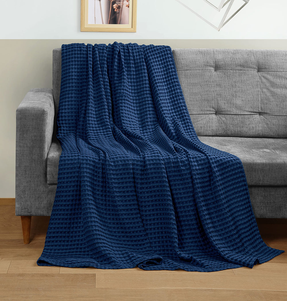 Utopia Bedding plaid étendu sur lit king illustrant couverture généreuse