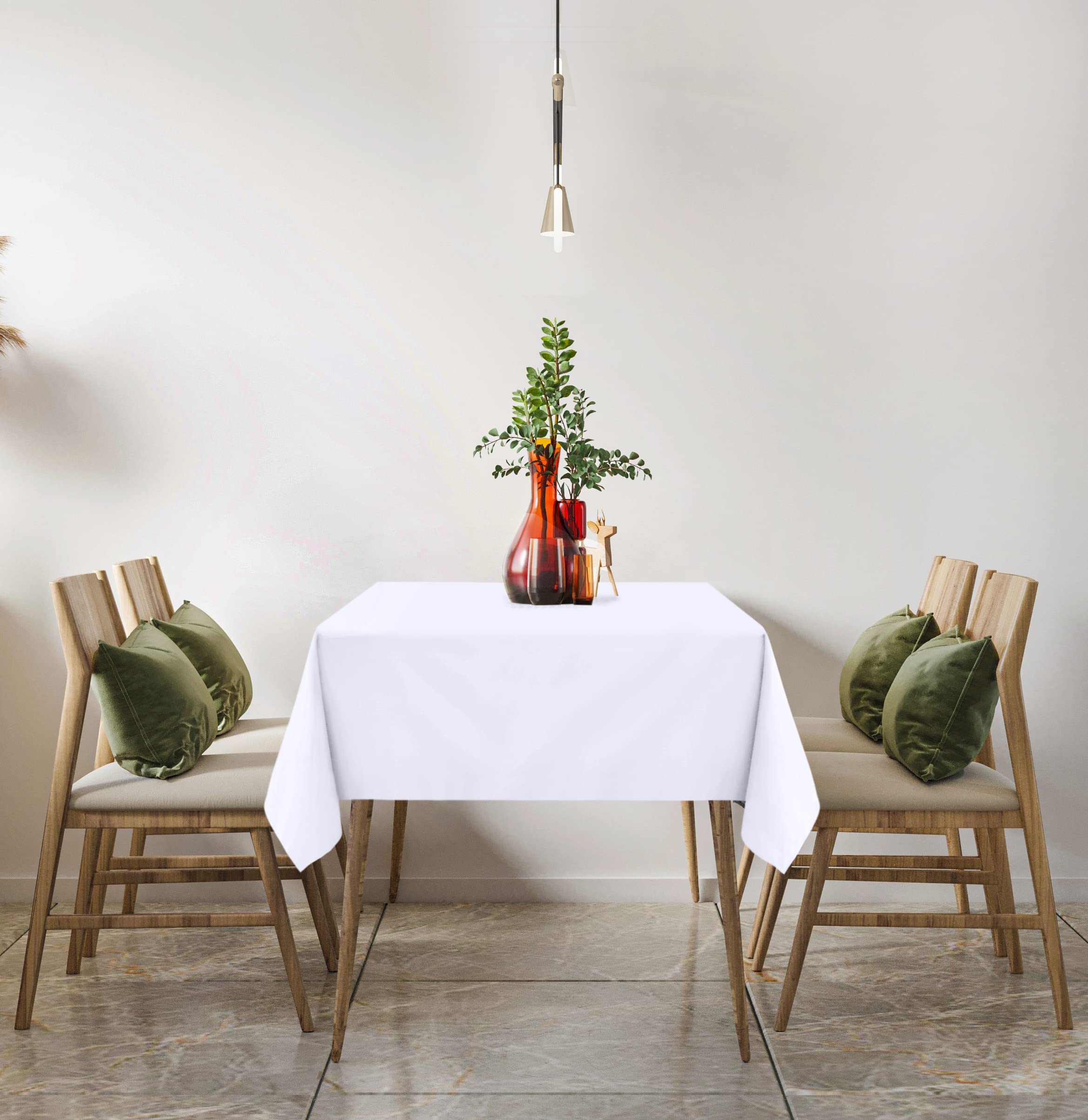 Utopia Kitchen nappe blanche stylée dans un décor de table minimaliste et harmonieux