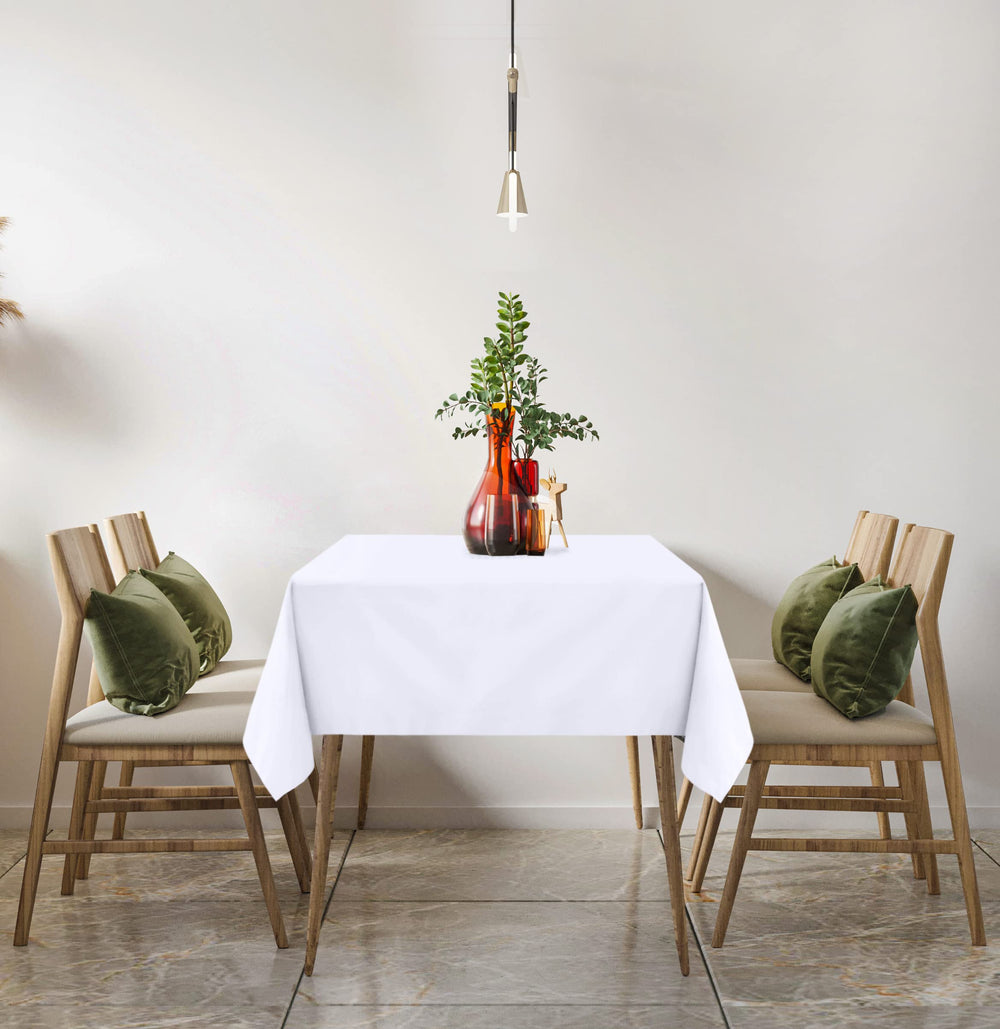 Utopia Kitchen nappe blanche stylée dans un décor de table minimaliste et harmonieux